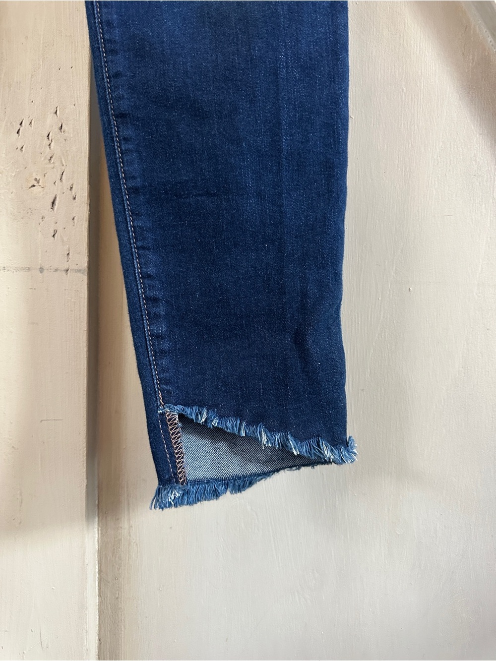 Joe’s Jeans High Rise Skinny Ankle Jeans Raw Hem Dark Wash Women’s 31 - Picture 4 of 7